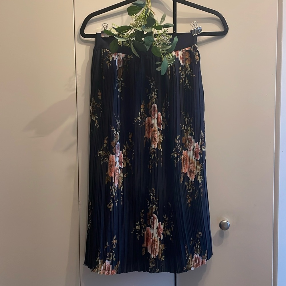 Floral Pleated Skirt